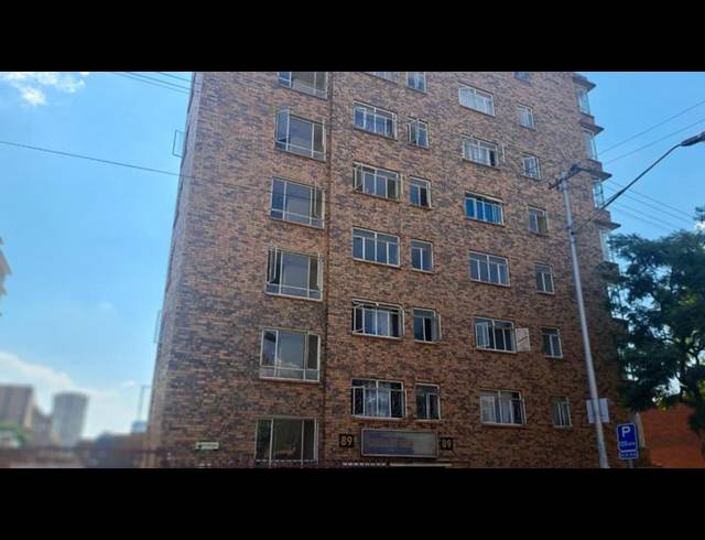 3 BEDROOM APARTMENT FOR SALE IN SUNNYSIDE